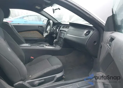 2014 Ford Mustang V6 from USA, damaged, VIN 1ZVBP8AM8E5290659